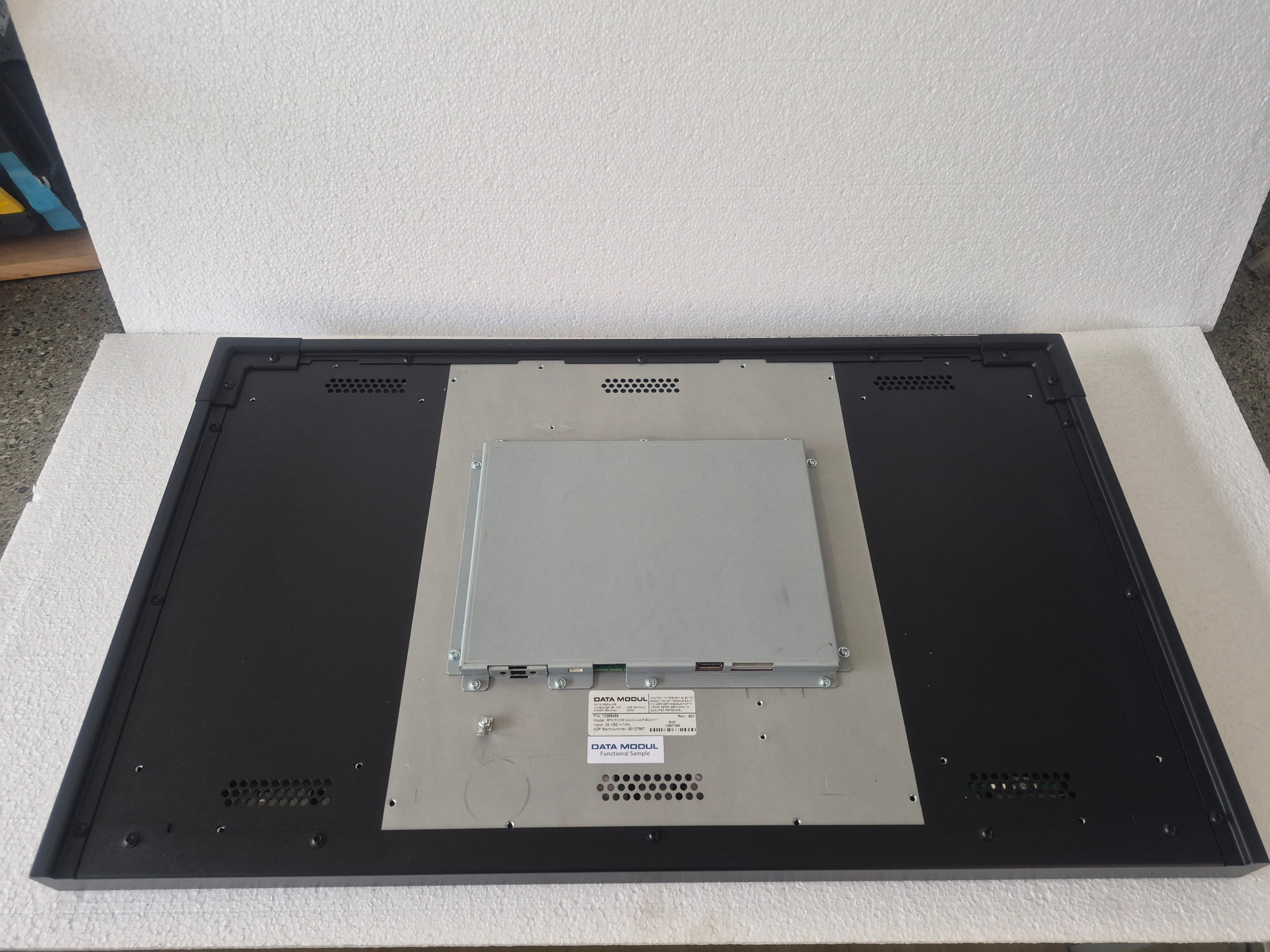 Monitor 32" Data Modul Merkur - slika 2