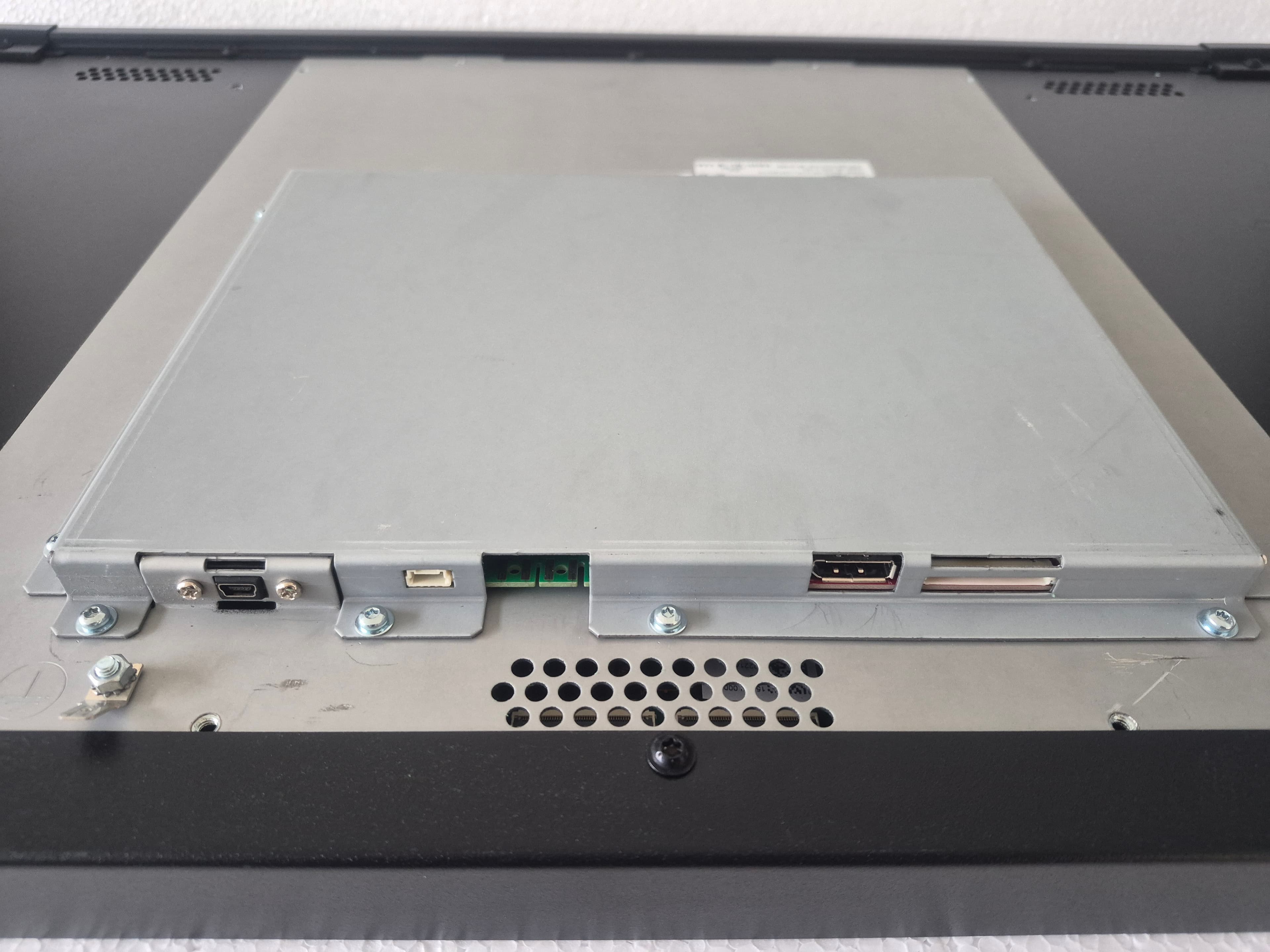 Monitor 32" Data Modul Touch Merkur