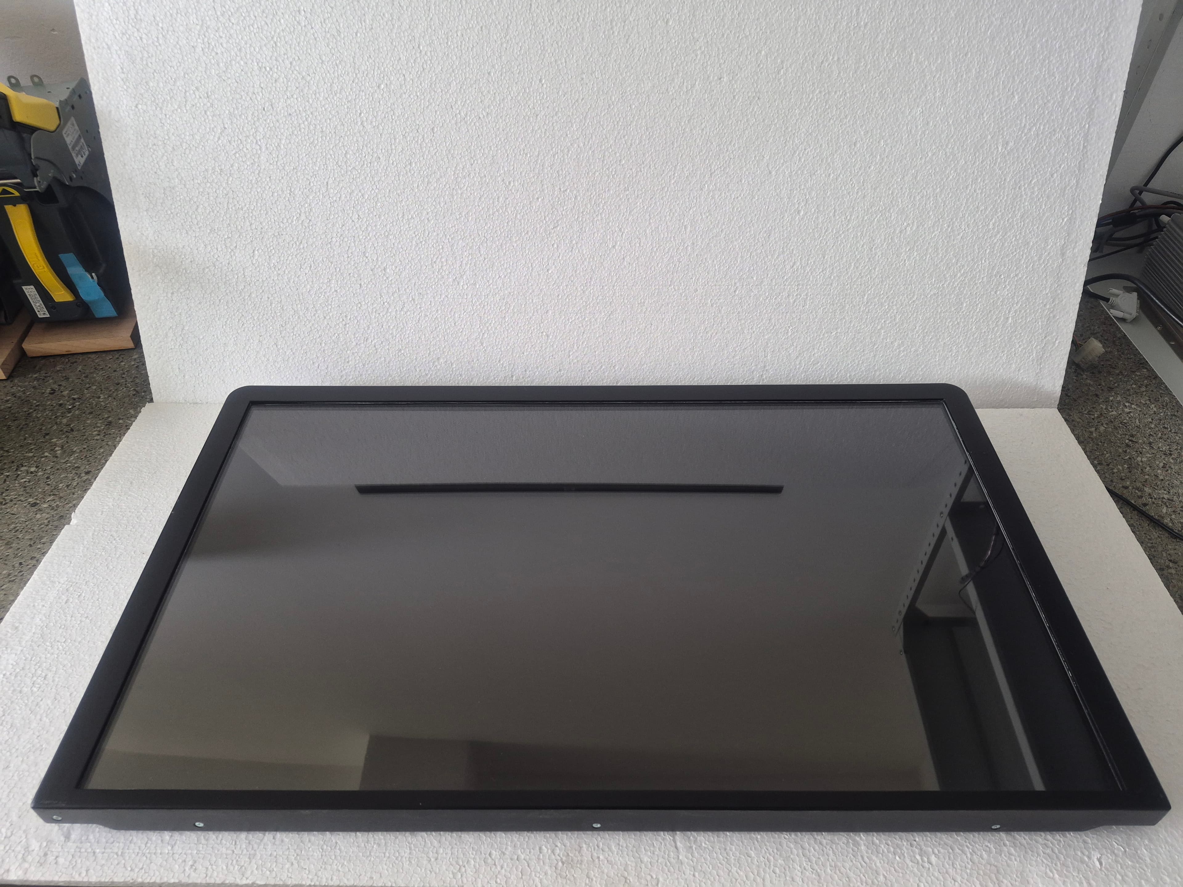 Monitor 32" Impera Line Touch (Data Modul)