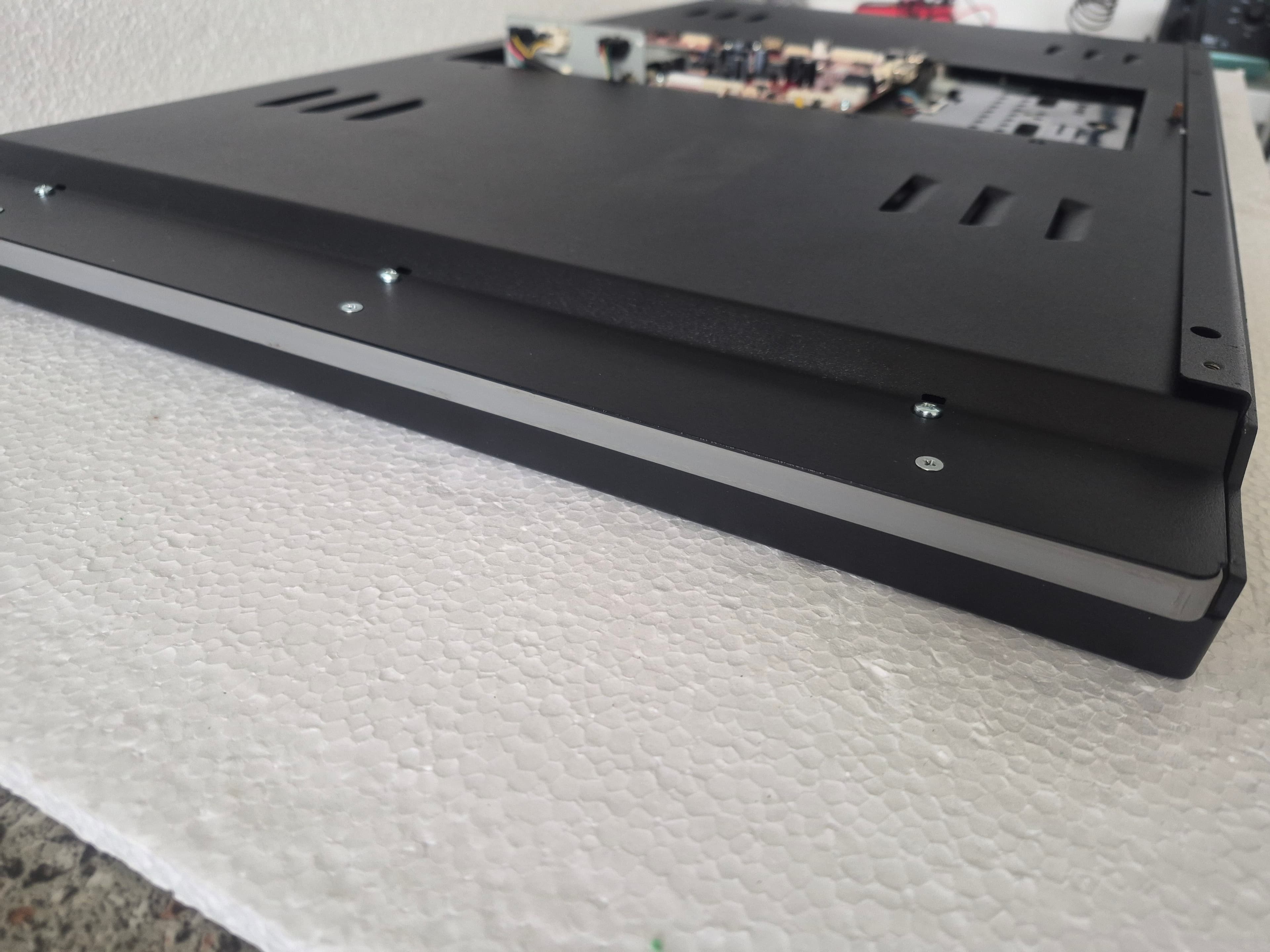 Monitor 32" Impera Line Touch (Data Modul) - slika 4
